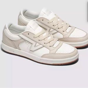 Vans Comfycush leather shoe/sneaker